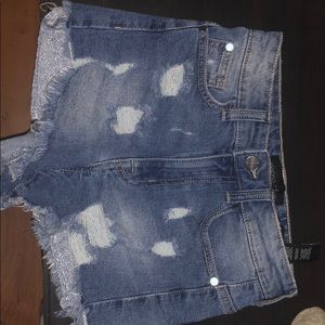 Kendall&Kylie: Ripped Blue Denim Shorts Size 0